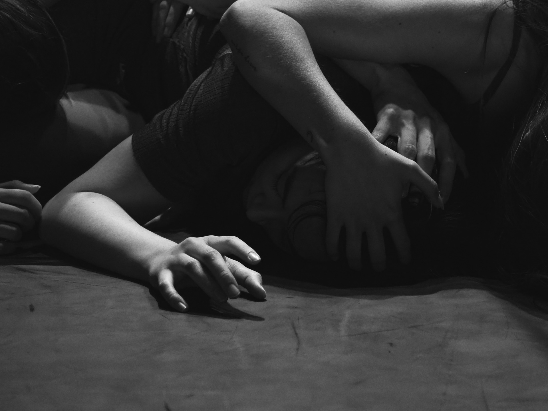 Premiere: BONES OF DIRT 